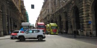 Sciopero dei trasporti, corteo arriva in via XX settembre