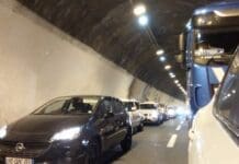 Tir in fiamme sull’Autostrada A10 tra Genova Prà e Genova Pegli, code e disagi coda autostrada A10