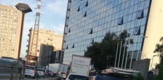 Traffico bloccato verso il casello di Genova Ovest ancora chiuso per lavori coda sopraelevata verso Genova Ovest