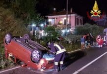 La Spezia – Auto si ribalta sulla Provinciale, illeso il conducente
