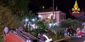 La Spezia – Auto si ribalta sulla Provinciale, illeso il conducente