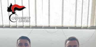 Si aggira per le vie di Albenga con un machete e minaccia i passanti: arrestati