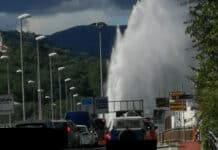 San Quirico, si rompe un tubo: cascata d’acqua in strada
