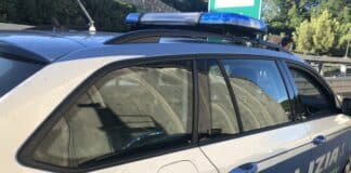 Chiavari, spaccia nei giardini del porto turistico: arrestato 23enne Polizia Stradale