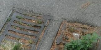 Voltri – Tombini tappati con l’Allerta Arancione per il maltempo tombini tappati via Poerio Voltri