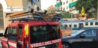 Paura sul treno a Sturla per un principio di incendio a bordo incendio treno Genova Sturla