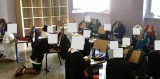 Bambini in ginocchio a scuola – Una nuova foto e altre polemiche Bambini in ginocchio a scuola