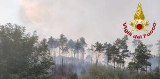 La Spezia – Incendio nei boschi in Valdurasca, interviene l’elicottero antincendio Vigili del Fuoco