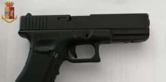 Pistole su un muretto in corso Montegrappa, indaga la polizia