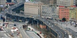 Maltempo a Genova, Sopraelevata vietata a moto e scooter per vento forte Sopraelevata strada Aldo Moro Genova