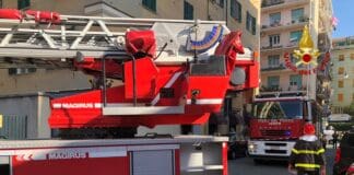 Genova, incendio in appartamento in via Avezzana: sul posto i pompieri