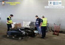 Savona – Motori e targhe nascosti in furgoni e diretti in Medio Oriente, 4 denunce