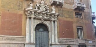 Ex Ilva – La manifestazione è arrivata davanti alla Prefettura in via Roma ilva lavoratori prefettura