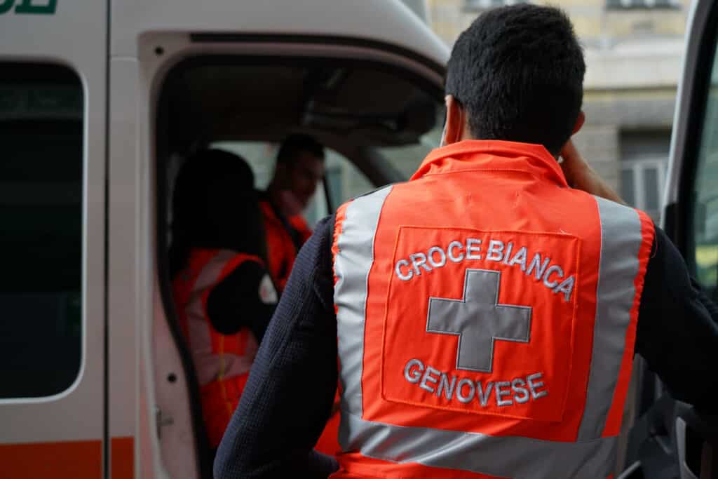 ambulanza croce bianca genovese