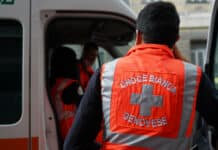 Genova, autobus frena bruscamente alla Foce, ferite due donne ambulanza croce bianca genovese