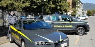 Ceriale, armi e munizioni clandestine nascoste in un bar: arrestato 62enne Guardia Finanza