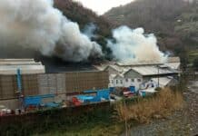 Genova, spento l’incendio alla fonderia di via delle Fabbriche a Voltri incendio voltri zinkal