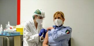 Coronavirus – Volontaria della CRI tra i primi vaccinati dello spezzino: “Vacciniamoci per non rivivere il dolore dei mesi scorsi” Tincani vaccino covid-19