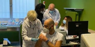 Coronavirus – In Liguria altre 17.550 dosi di vaccino, entro l’estate obiettivo 70% della popolazione Bassetti vaccino