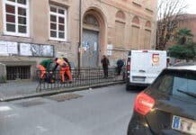 Pegli, furgone fuori controllo si schianta davanti alla scuola: feriti una donna e un bambino incidente 118