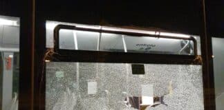 Andora – Vandali danneggiano bus TPL a colpi di arance