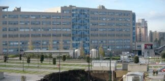 Napoli, esplosione e voragine nel parcheggio dell’Ospedale del Mare: evacuato Covid Residence