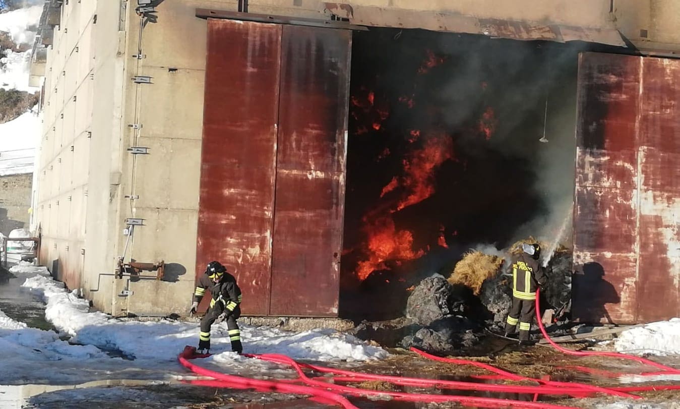 incendio propata vigili del fuoco