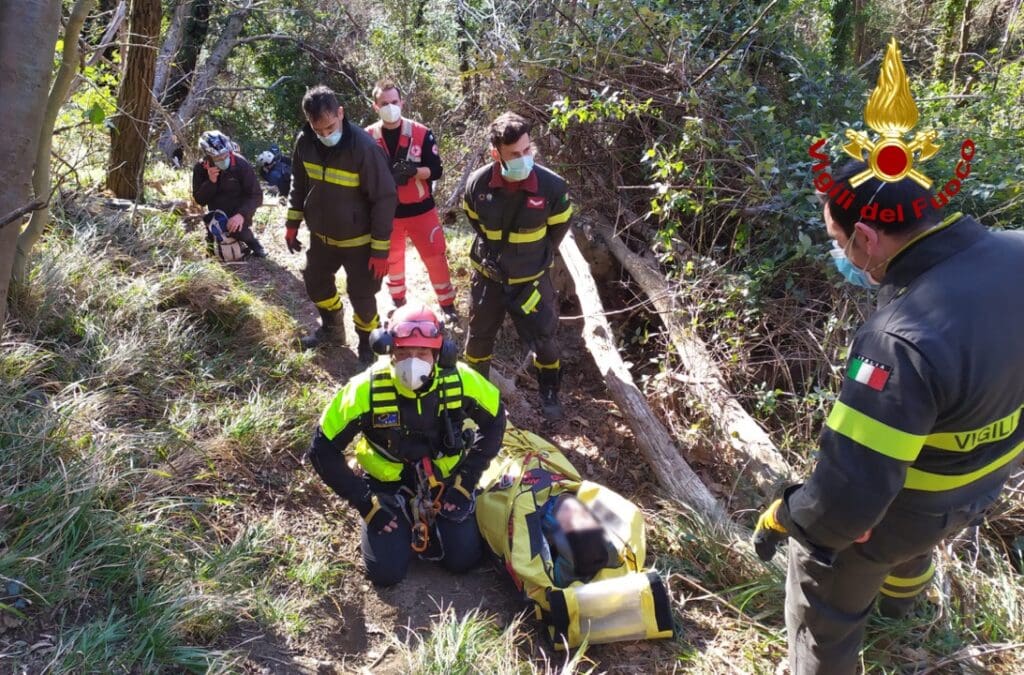 incidente ciclista ferito