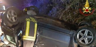 Esce di strada e si ribalta con l’auto, grave incidente ai Pagliari incidente Pagliari spezia