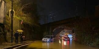 San Quirico – Strada allagata sotto i voltini della Ferrovia, scattano le proteste voltino-ssan-quirico-allagato