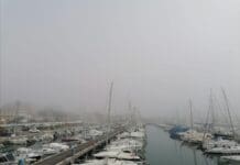 Il Caligo avvolge la costa ligure, lo spettacolo della nebbia di mare – VIDEO