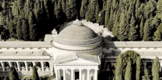 Genova, insegnante del Liceo King muore sola in casa, si cercano i parenti Cimitero Staglieno Genova