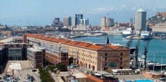 Genova – Concorso per Oss, migliaia in coda ma manca il distanziamento: è polemica