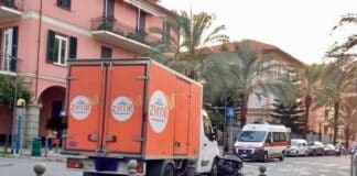 Grave incidente a Chiavari, furgone e scooter si scontrano in viale Tappani incidente viale Tappani Chiavari
