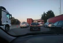 Tir in attesa di entrare in porto, code in autostrada: traffico in tilt a Genova