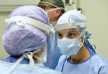 Sanità, oggi sciopero nazionale dei care giver, possibili disagi infermieri medici gaslini