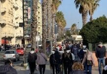 Coronavirus – A Genova ancora folla su spiagge e passeggiate, pochi i controlli folla passeggiata Pegli