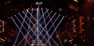 Sanremo 2021 – Coma_Cose sul palco con “Fiamme negli occhi”