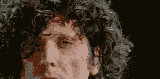 Sanremo 2021 – Ermal Meta canta “Un milione di cose da dirti”