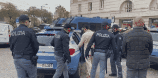 Sanremo 2021 – Fermato il sosia italiano di Freddy Mercury, non indossava la mascherina Venery sosia Freddy Mercury