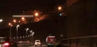 Ancora una bicicletta sulla Sopraelevata a Genova bicicletta sopraelevata Genova