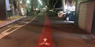 Piste ciclabili in mezzo alla strada in corso Torino: sono state tracciate per errore? piste ciclabili corso Torino