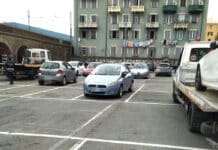 Cornigliano – Locale rimuove le auto abbandonate dal piazzale a mare di via San Giovanni D’Acri