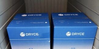 Vaccino anti coronavirus, arrivate a Genova su furgoni di Poste Italiane, le dosi AstraZeneca vaccino AstraZeneca