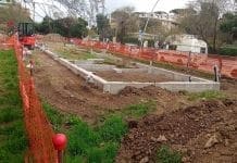 Colata di cemento nelle aiuole di viale Nazario Sauro, per il Municipio è tutto regolare colata cemento aiula nazario sauro