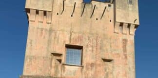 Nervi – Teppisti mascherati da tifosi imbrattano la Torre Groppallo