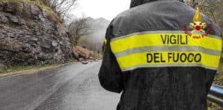 Maltempo a Genova, raffica di interventi per piccole frane Vigili fuoco frana