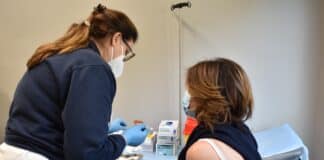 Coronavirus – Al San Martino entra a pieno regime il centro per la vaccinazione degli ultra fragili