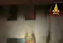 La Spezia – Capannone in fiamme alla Marina del Canaletto