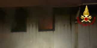 La Spezia – Capannone in fiamme alla Marina del Canaletto